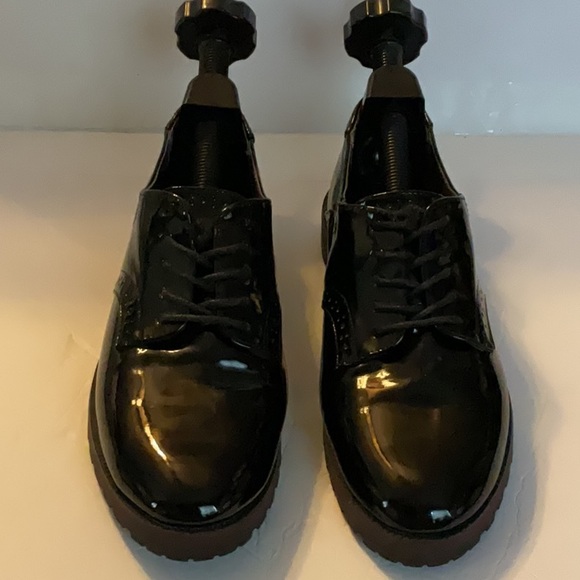 White Mountain Gilly Oxford Patent Leather Shoes - EUC - Picture 7 of 12